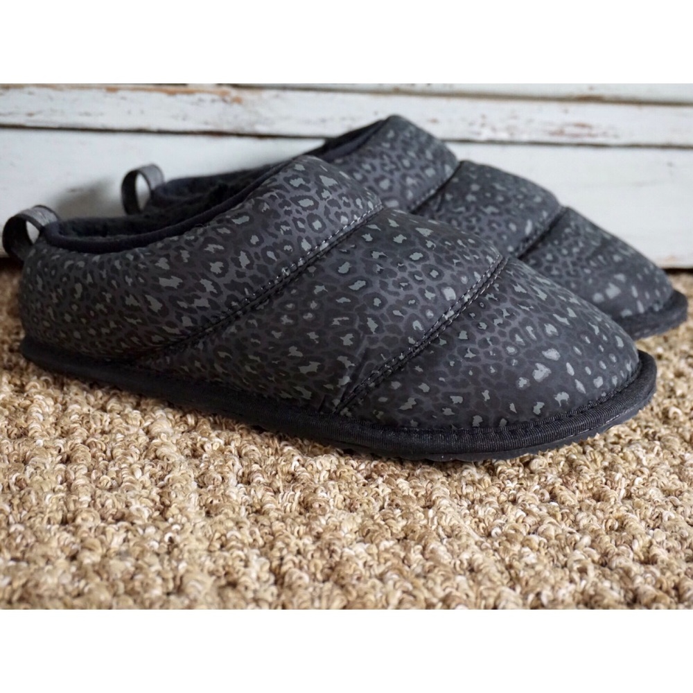 Sorel Bodega Run Slippers *RUN ONE SIZE TOO SMALL*